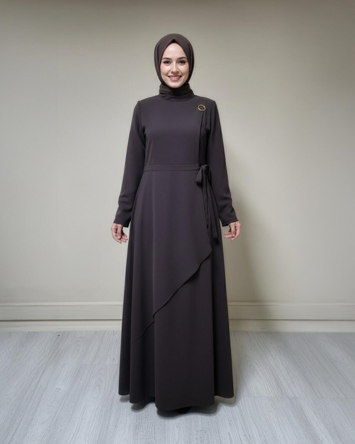 KAPAKLI BAĞLAMALI ELBİSE