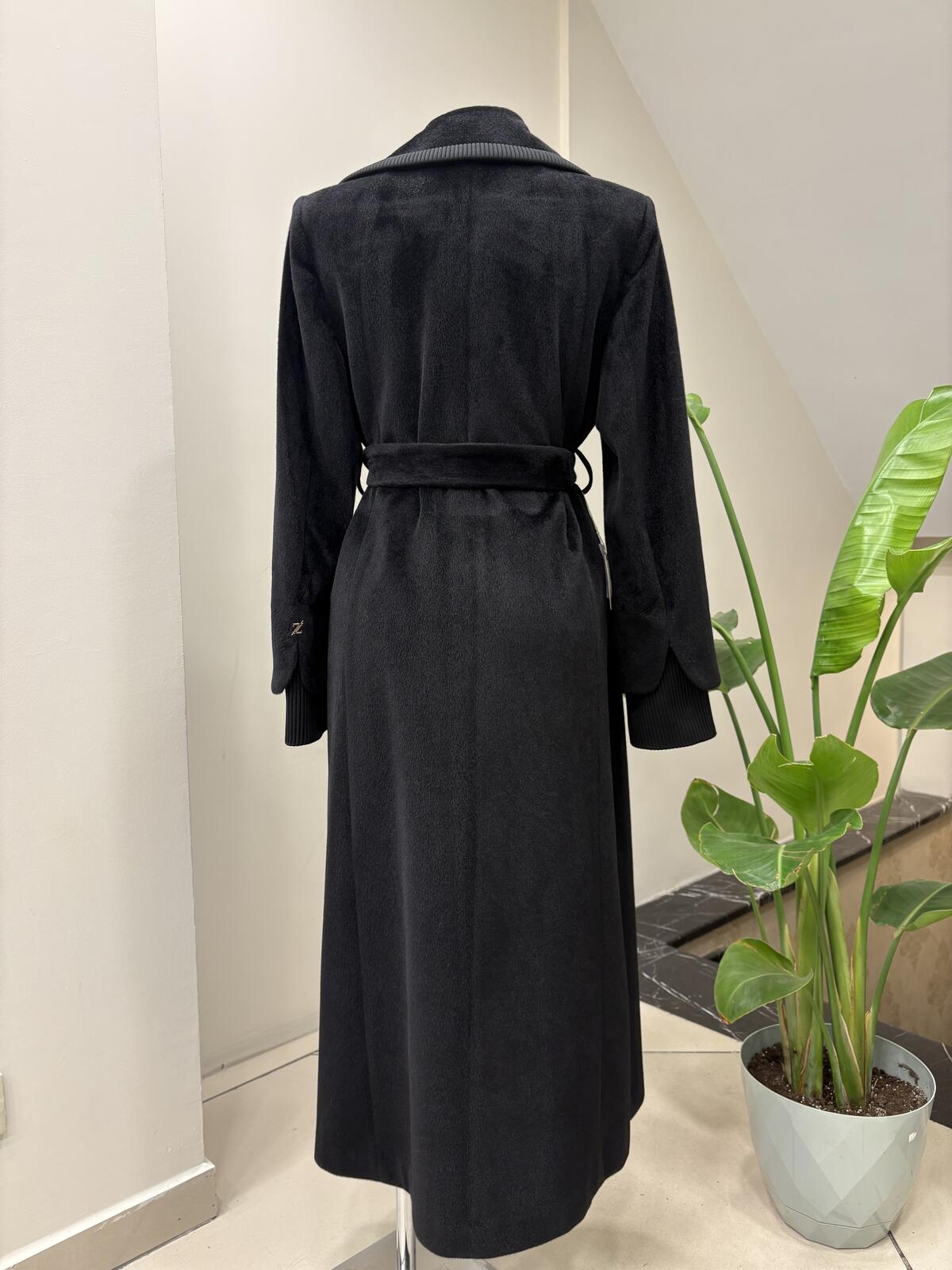 FERMUAR DETAYLI PELUŞ KABAN