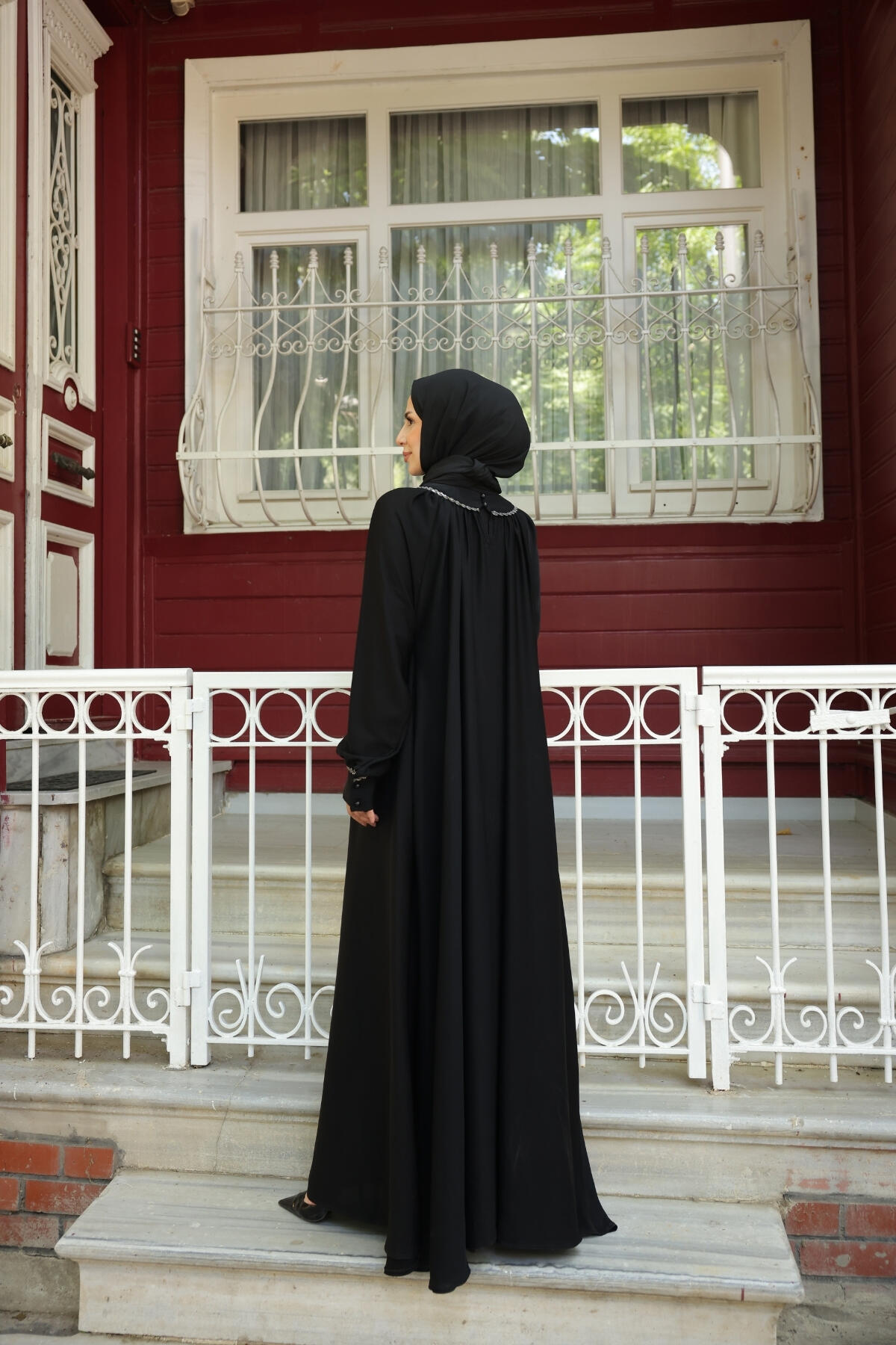 TAŞ DETAYLI DÜZ RENK ELBİSE