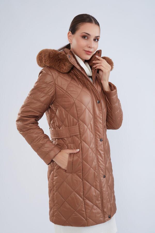 KAPŞONU KÜRK DETAYLI ŞERİTLİ MONT