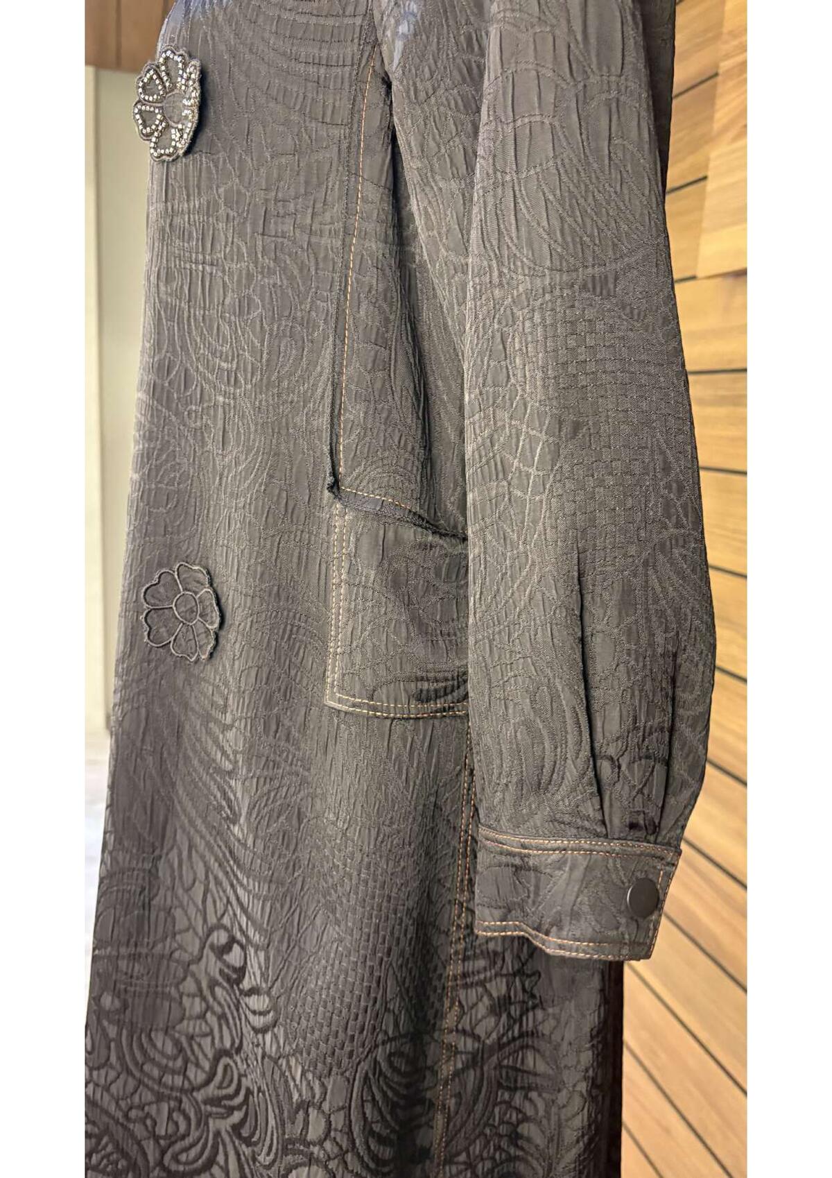 İŞLEMELİ ÇİÇEK DESENLİ KAP