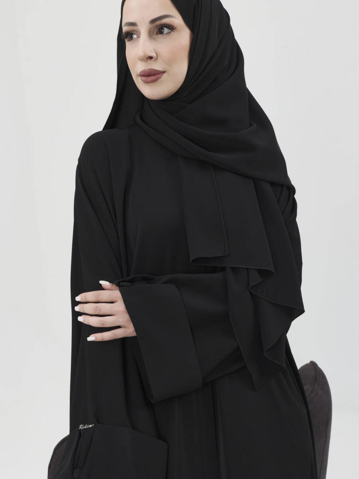 KOL MANŞETLİ MEDİNE İPEĞİ ABAYA