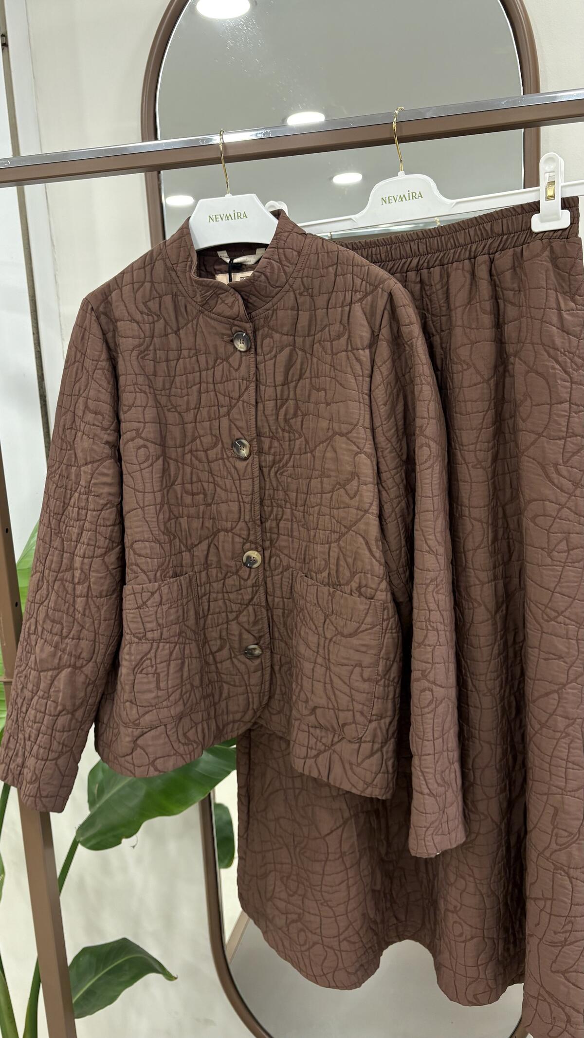 KABARTMA DESENLİ ETEKLİ TAKIM