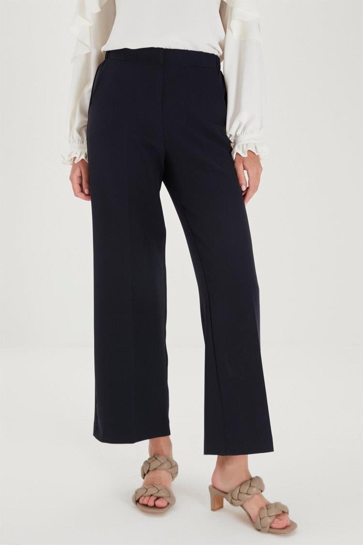 LASTİKLİ GENİŞ PAÇA PANTOLON LASTİKLİ GENİŞ PAÇA PANTOLON