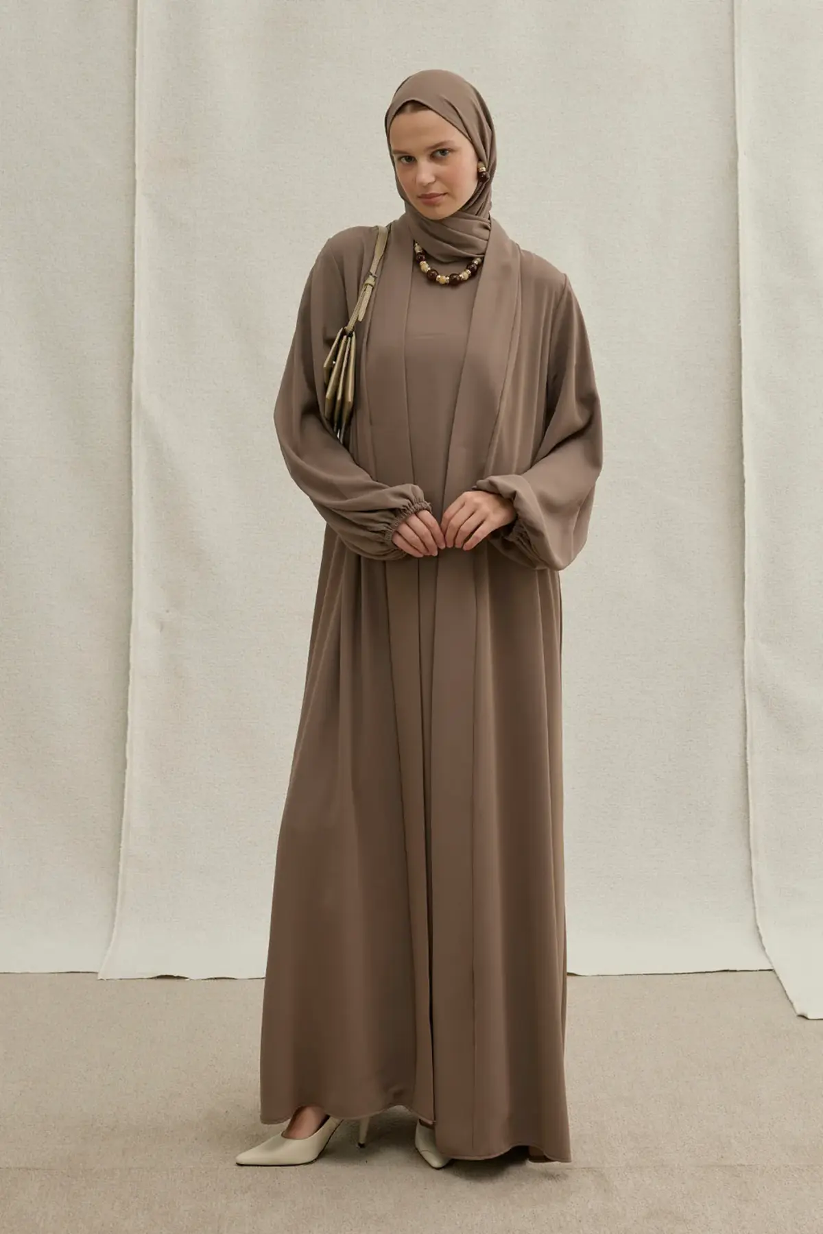 KOLU LASTİKLİ GÜNLÜK ABAYA