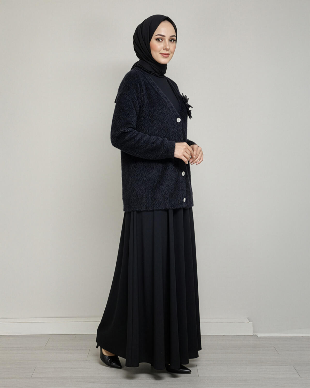 GÜL DETAYLI DÜĞMELİ ANGORA HIRKA