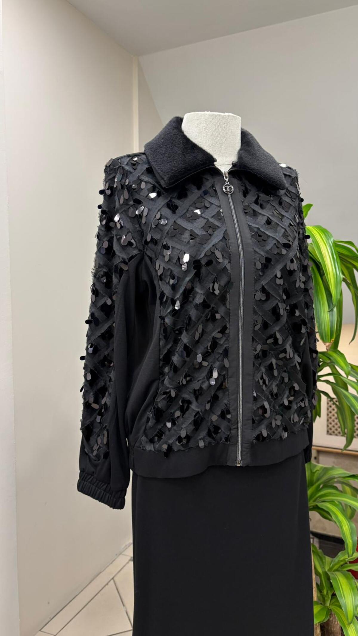 PUL İŞLEMELİ ETEKLİ TAKIM