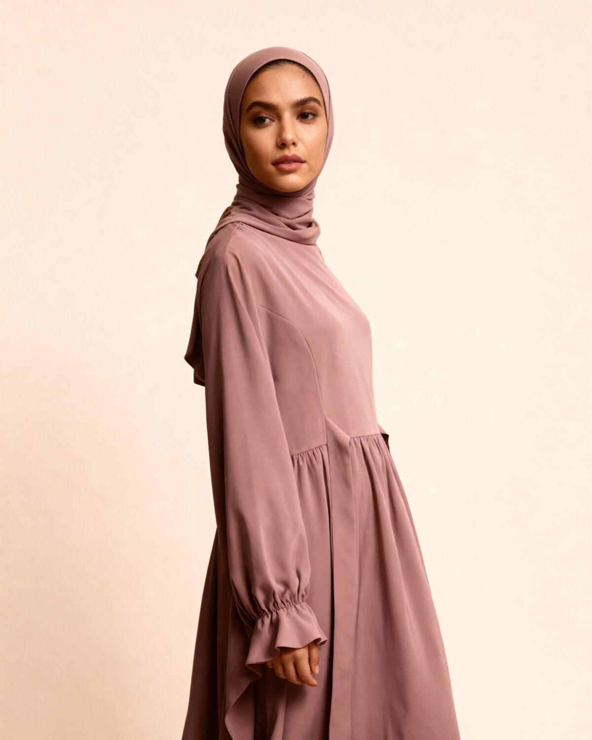 YAN BAĞLAMALI İPEK ELBİSE