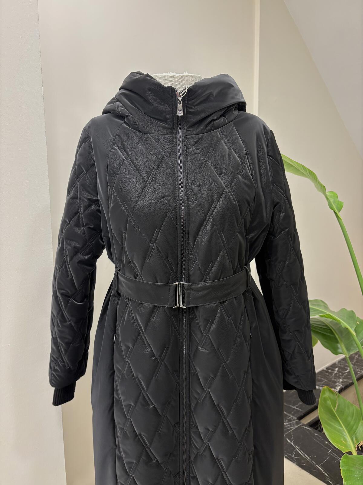 KAPŞONLU ALTI BÜZGÜ DETAYLI MONT