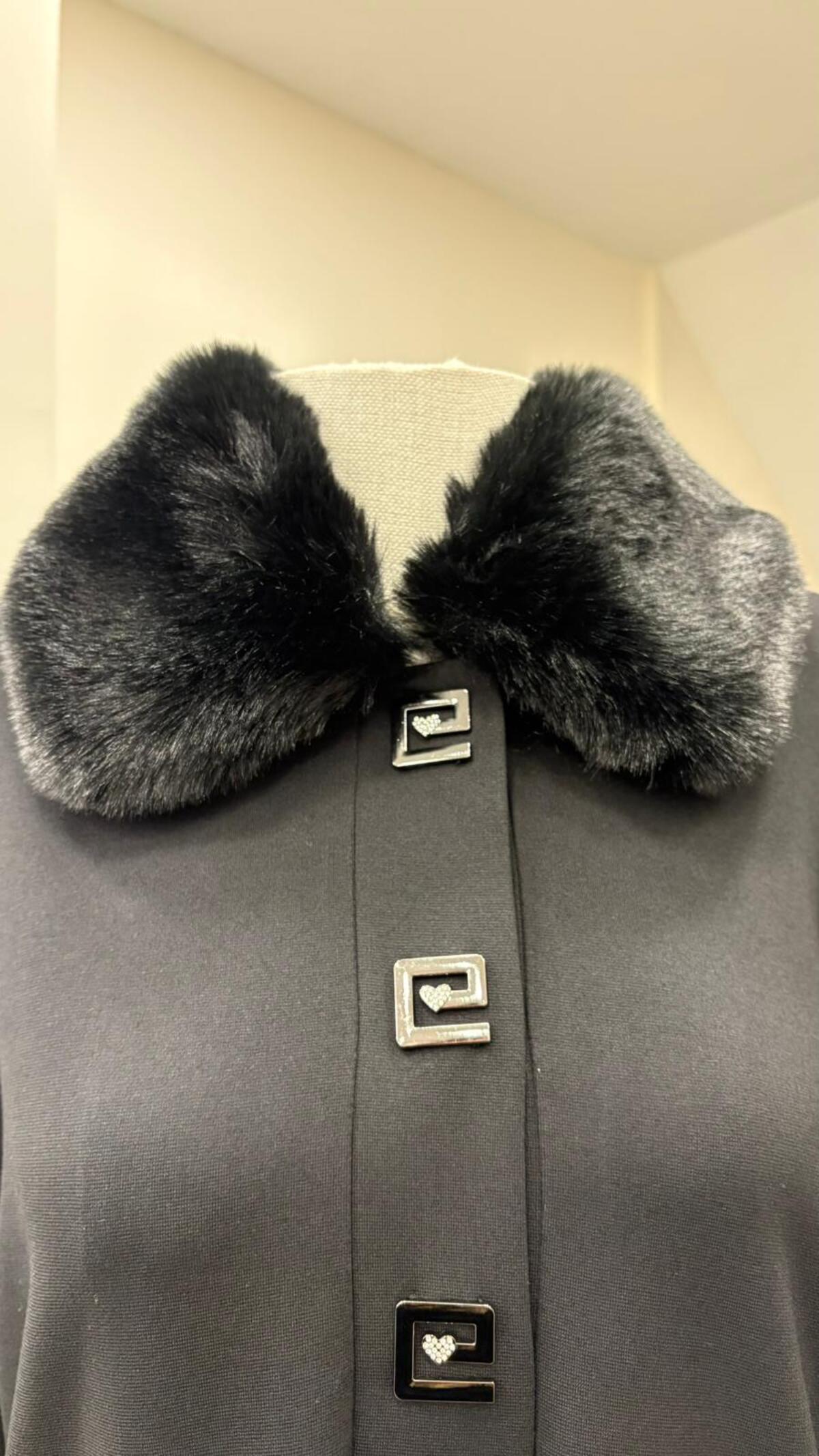 KÜRK YAKALI PANTOLONLU TAKIM