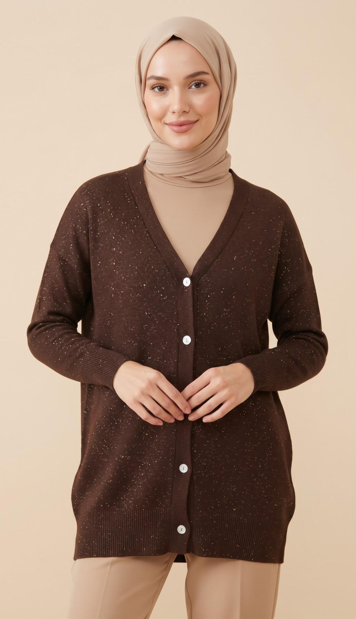 PULLU ÖNÜ DÜĞMELİ HIRKA