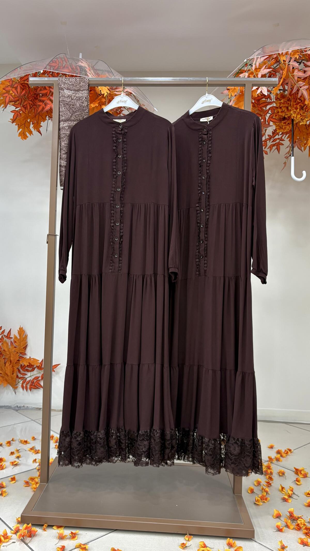 GÜPÜRLÜ DANTELLİ ELBİSE