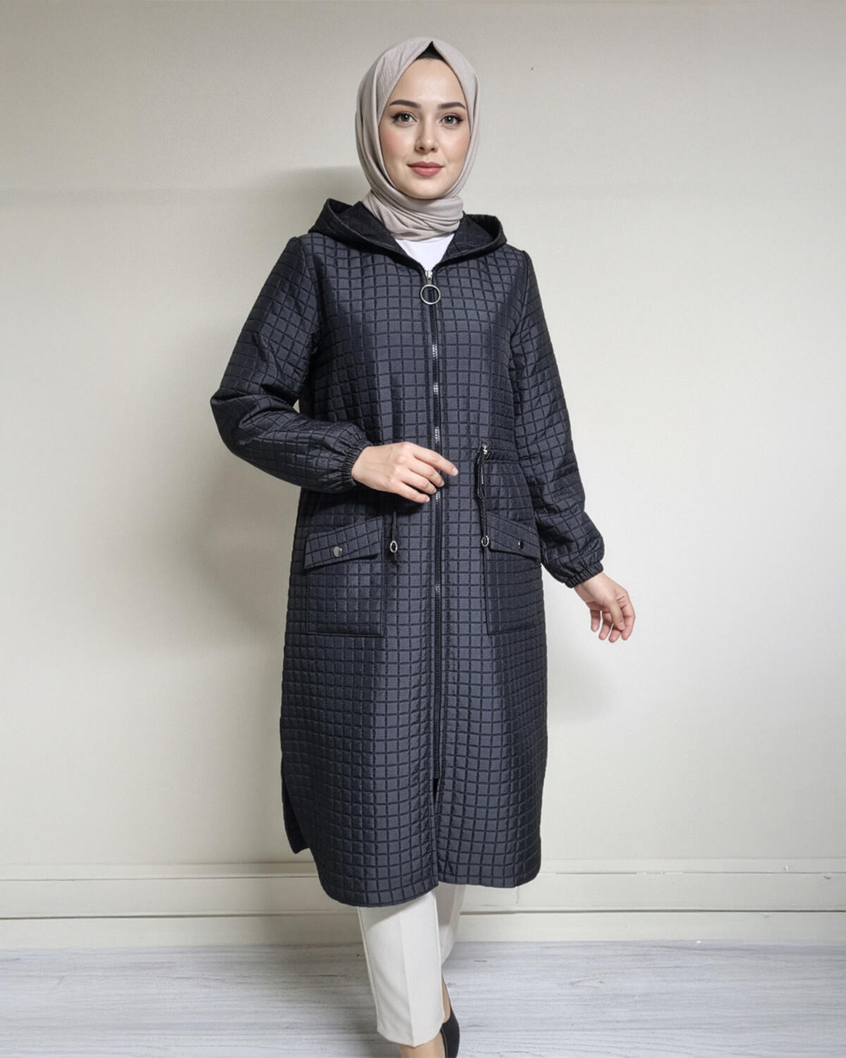 TORBA CEPLİ KAPŞONLU KISA MONT TORBA CEPLİ KAPŞONLU KISA MONT