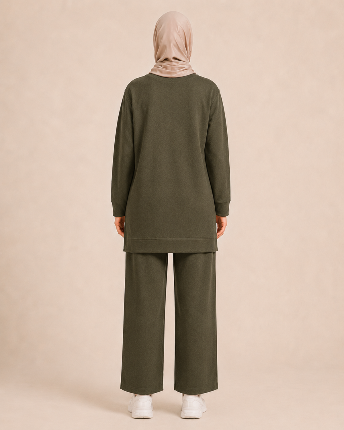DÜĞME DETAYLI İKİ İPLİK PANTALONLU TAKIM