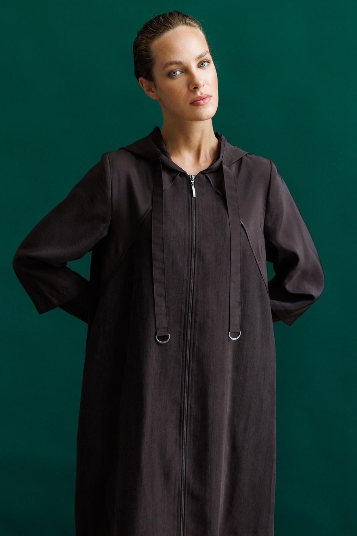 VEREV MODEL KAPŞONLU FERACE