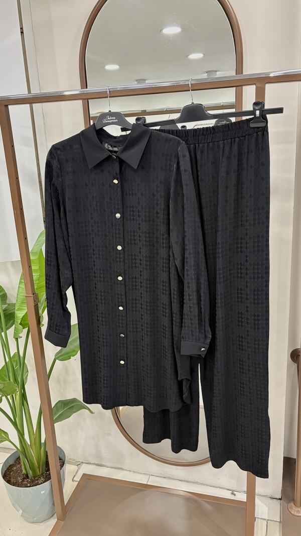 JAKARLI DESENLİ PANTOLONLU TAKIM