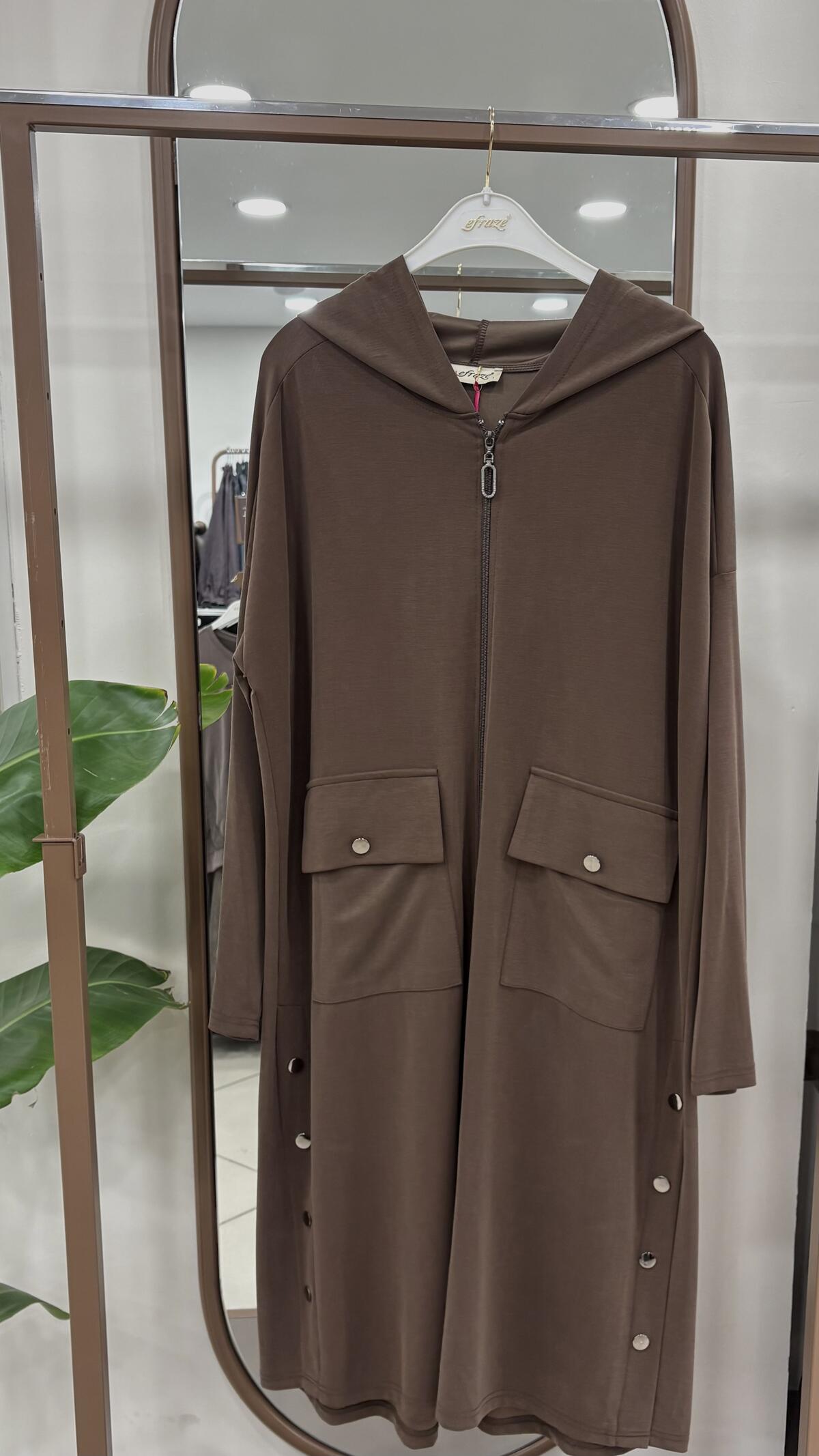 KAPŞONLU CEPLİ DÜĞME DETAYLI KAP