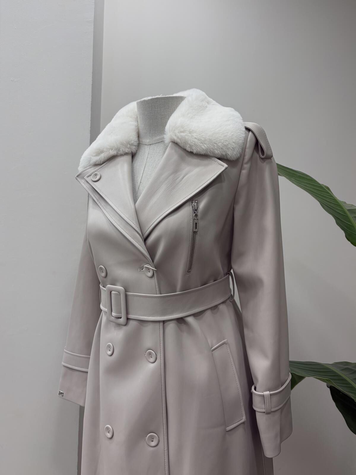 KÜRK YAKA KEMERLİ DERİ TRENÇKOT