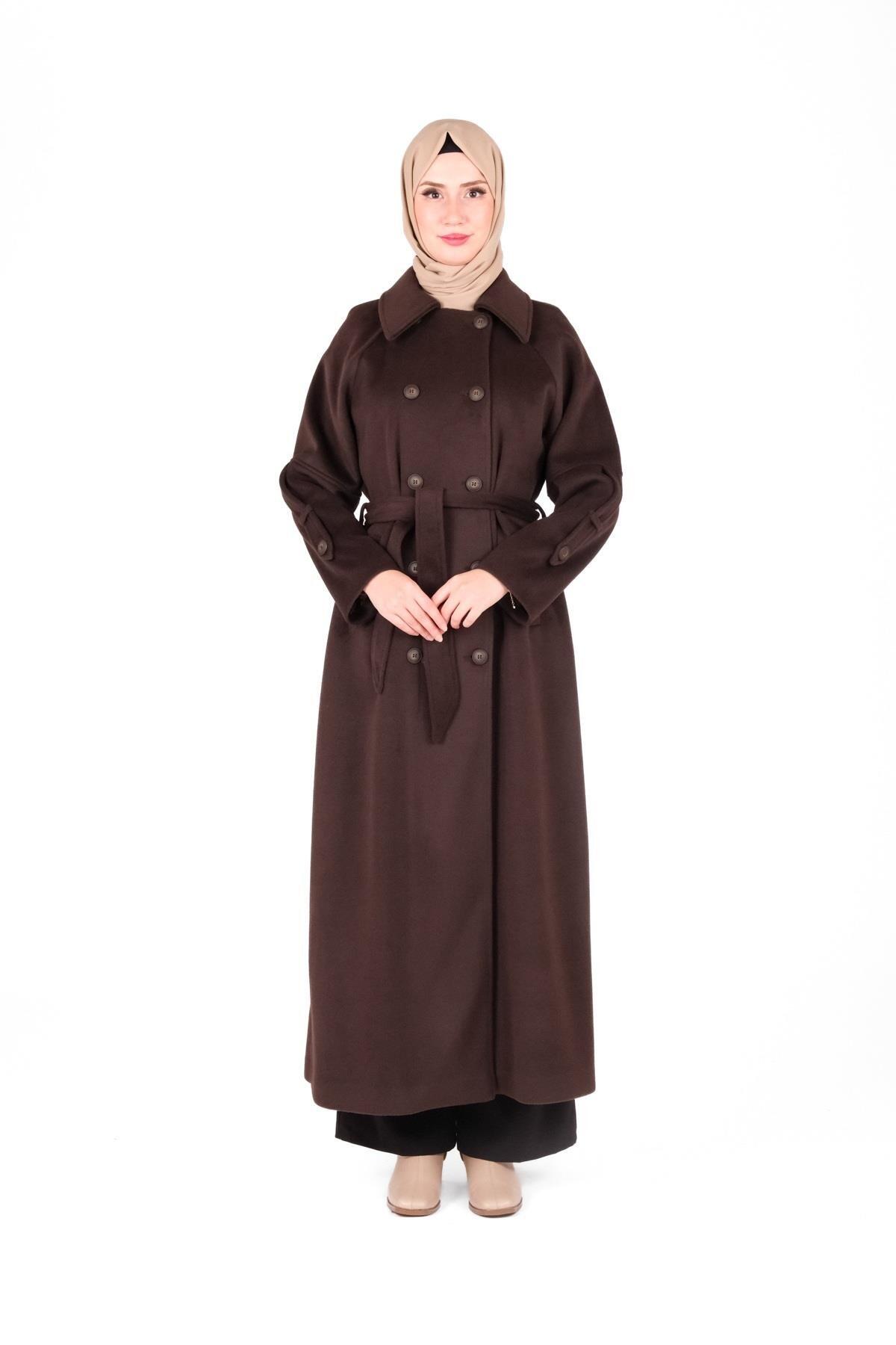 KOL APOLETLİ DÜĞMELİ KABAN