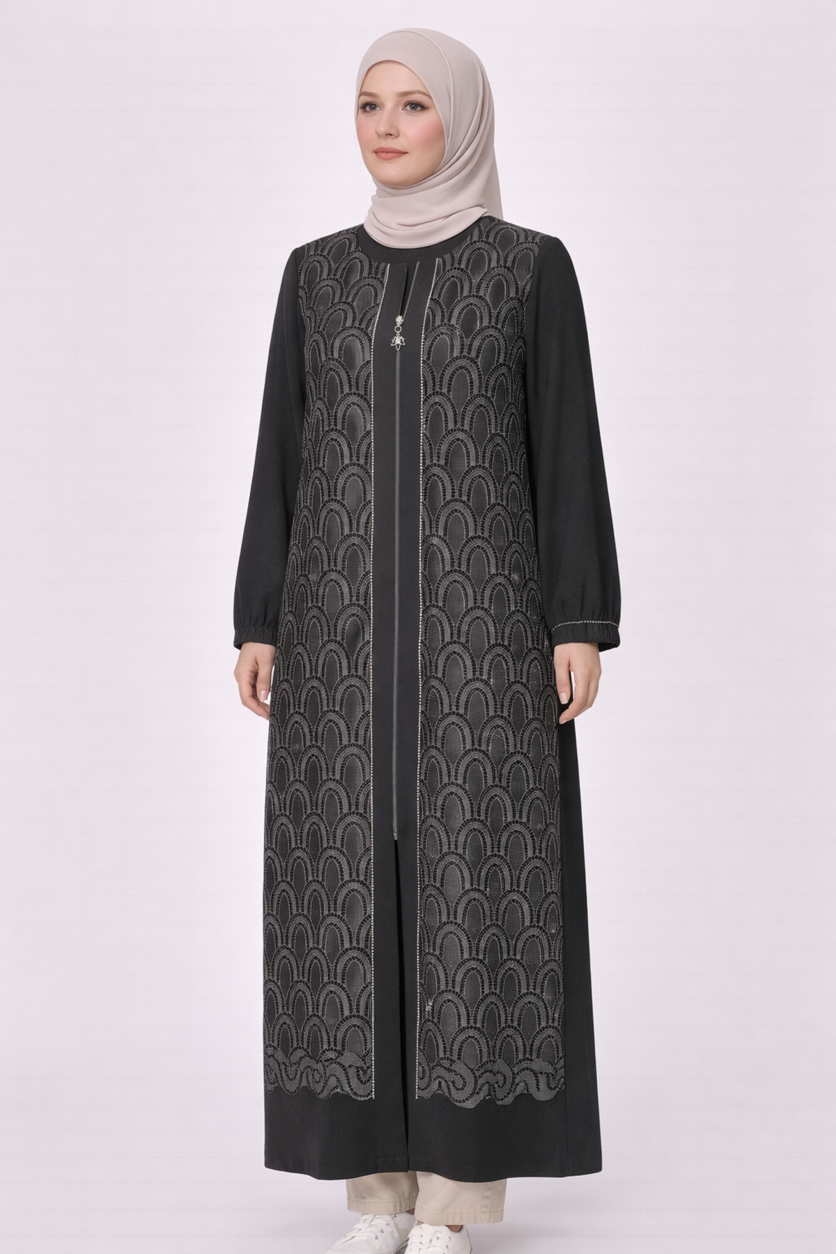 ÖN VE KOL TAŞLI MOTİFLİ FERACE