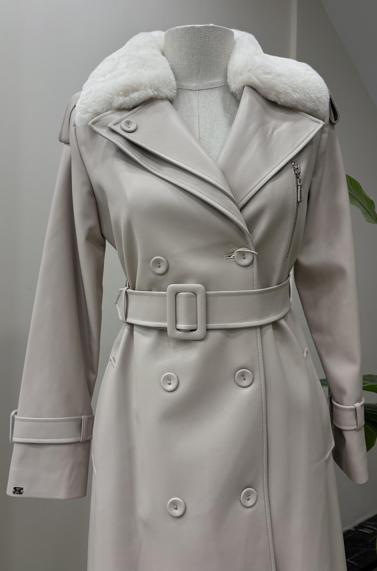 KÜRK YAKA KEMERLİ DERİ TRENÇKOT