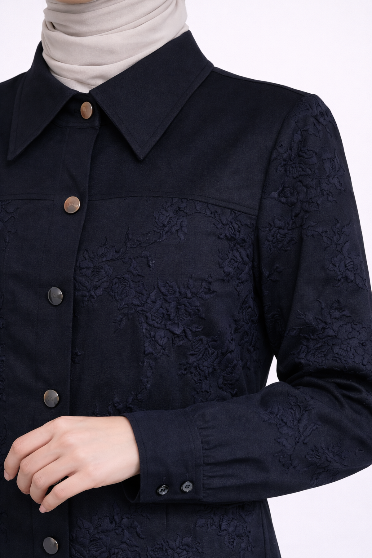 DESENLİ YAN ZIMBA DETAYLI KAP