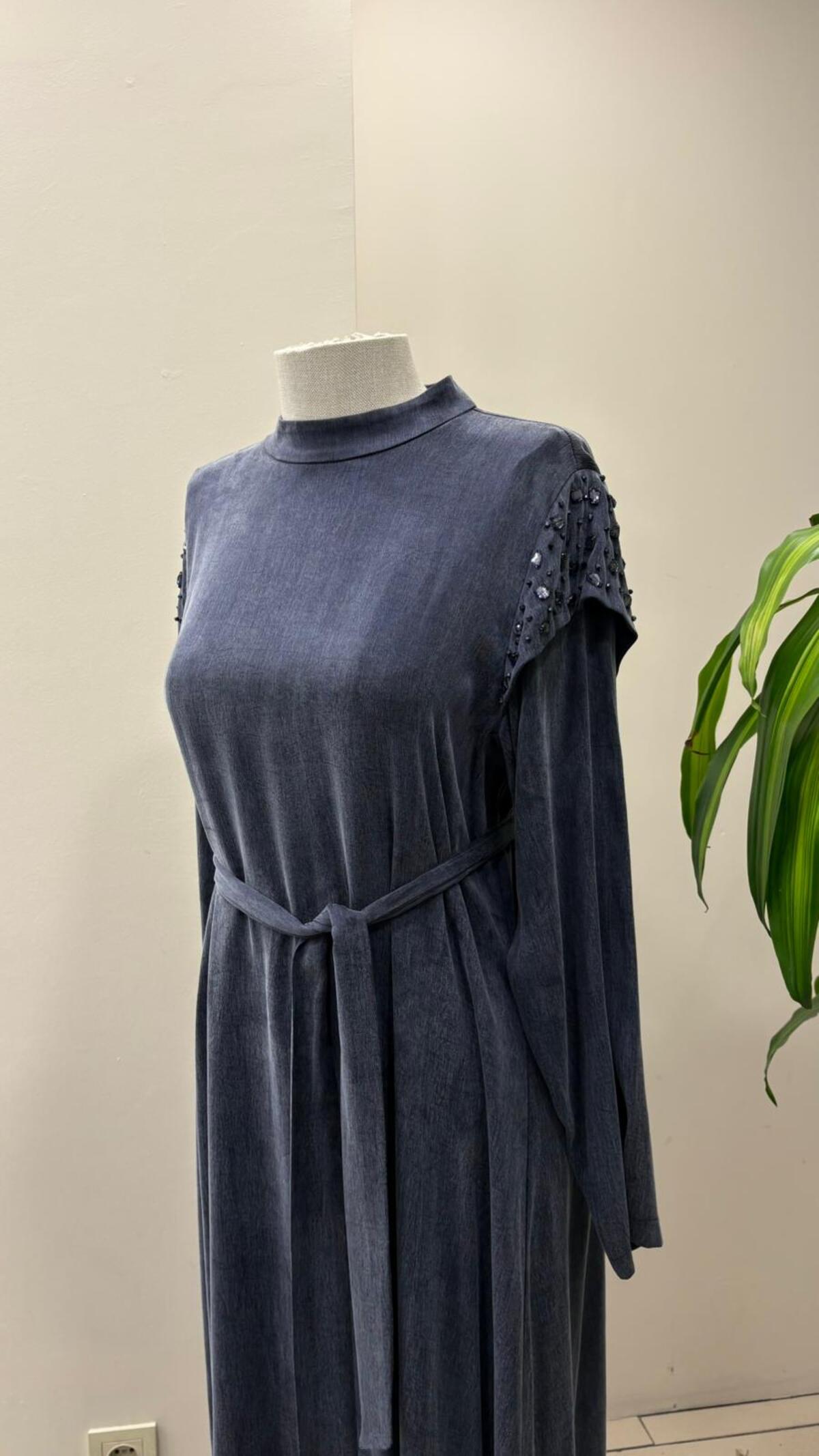 OMUZ TAŞLI KUPRA ELBİSE