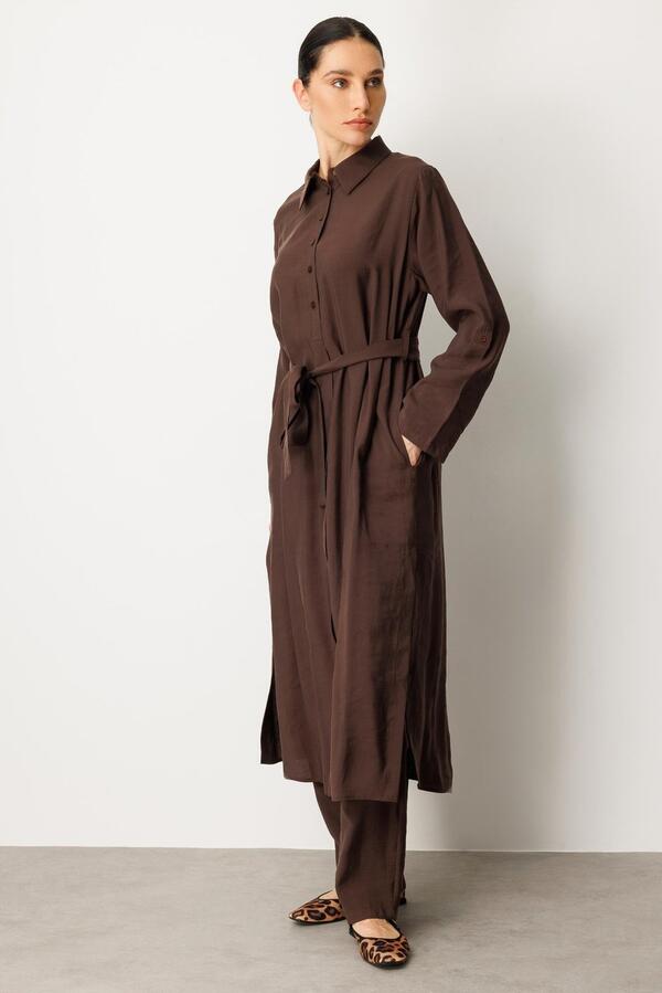 YARIM PATLI DÜĞMELİ PANTOLONLU TAKIM