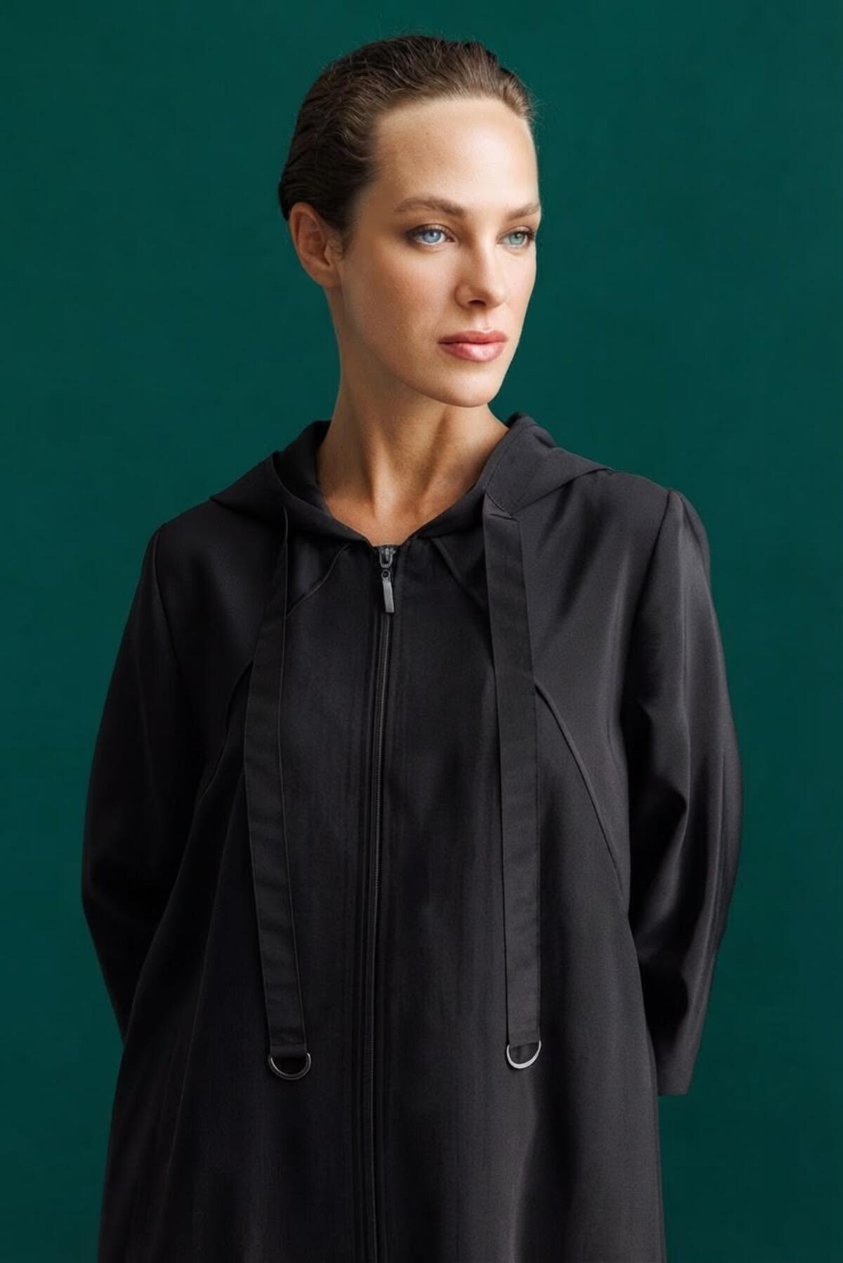 VEREV MODEL KAPŞONLU FERACE