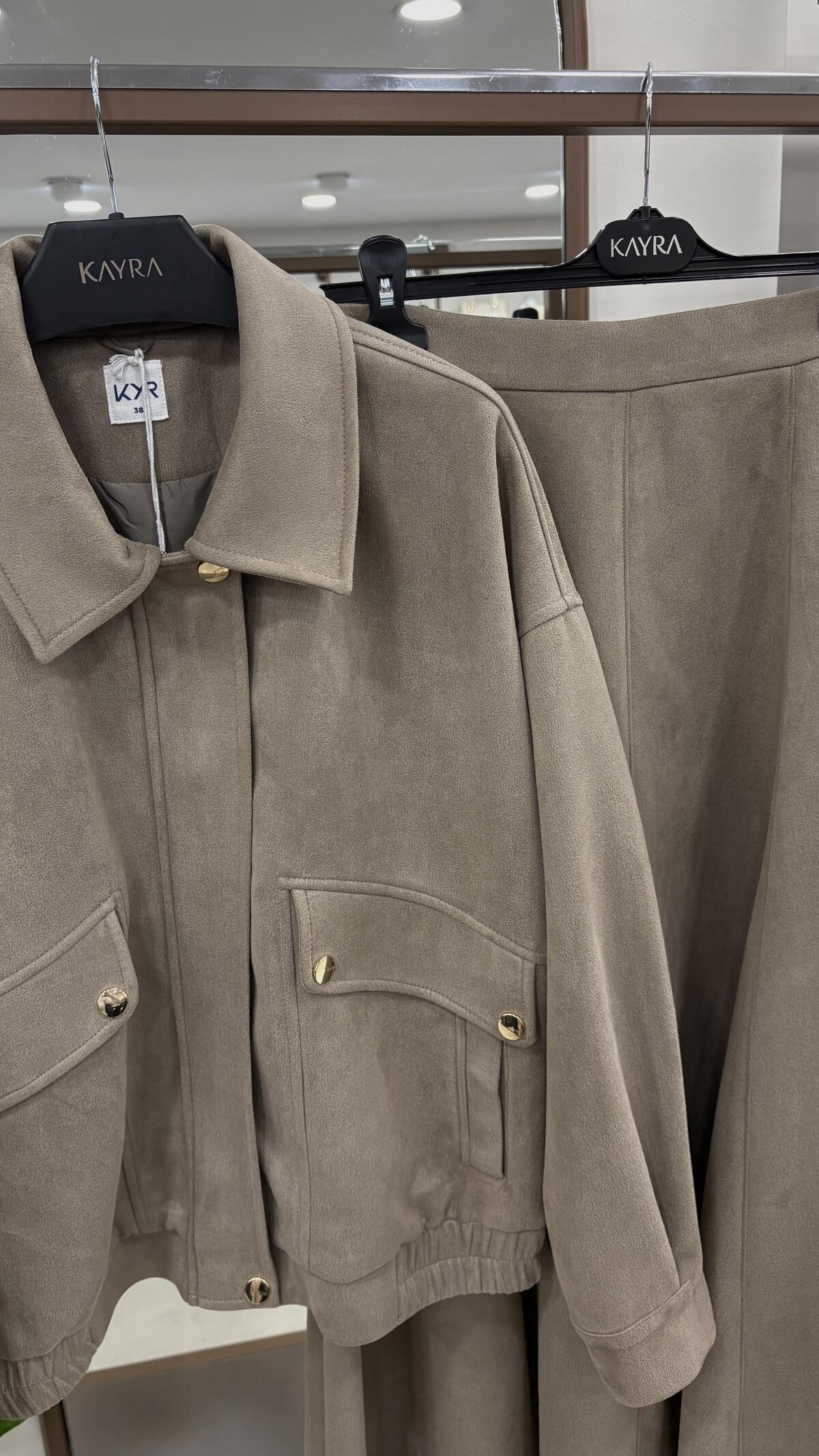 CEKETLİ ETEKLİ SÜET TAKIM