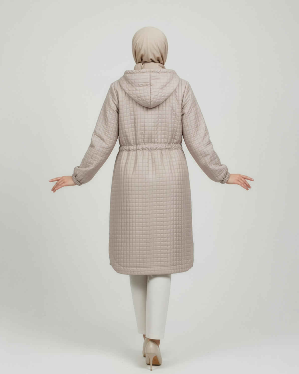 TORBA CEPLİ KAPŞONLU KISA MONT