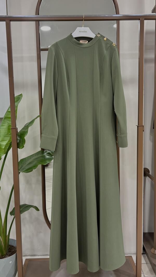 PARLAK DÜĞMELİ PARÇALI ELBİSE