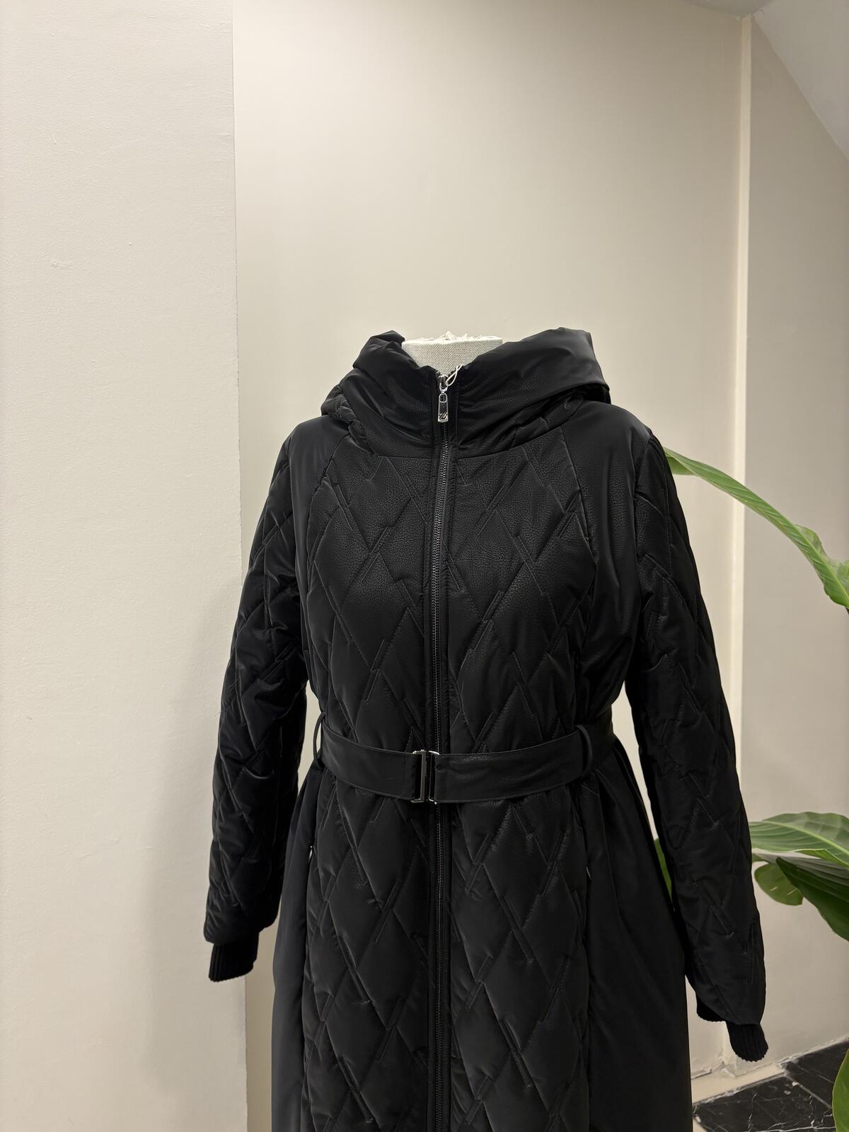 KAPŞONLU ALTI BÜZGÜ DETAYLI MONT