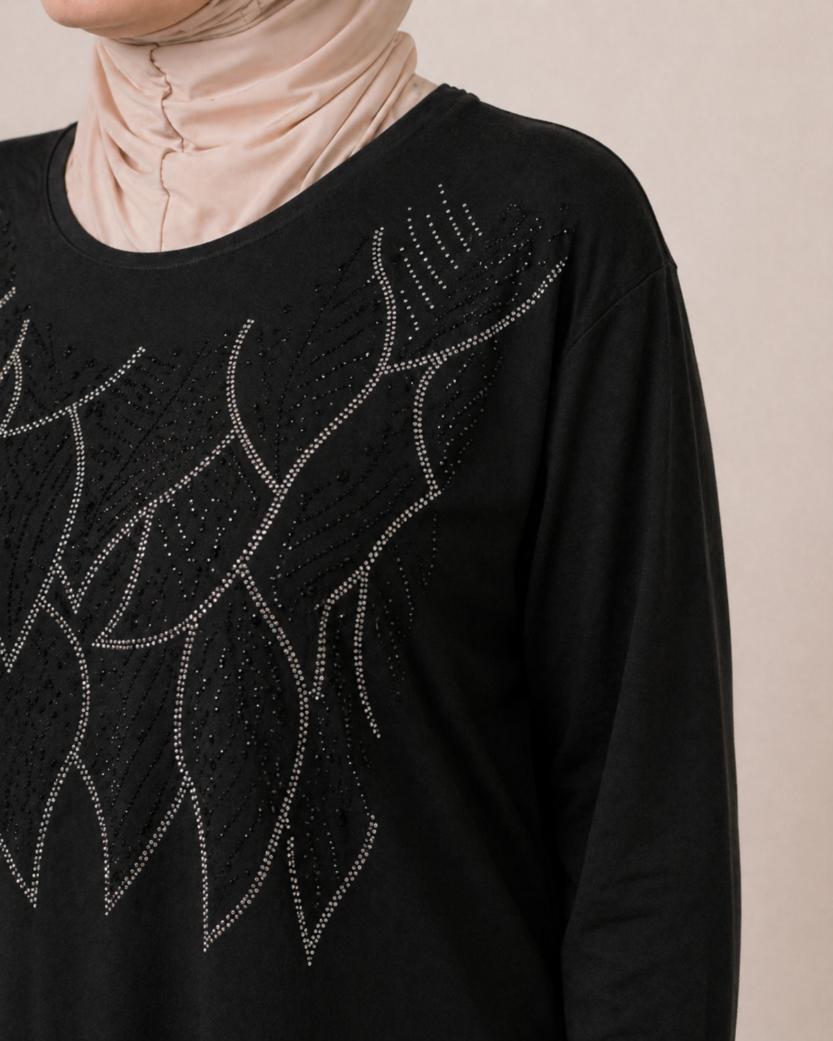 YAPRAK TAŞ İŞLEMELİ BLUZ