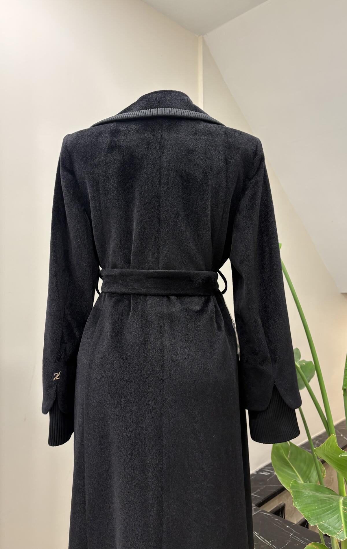 FERMUAR DETAYLI PELUŞ KABAN