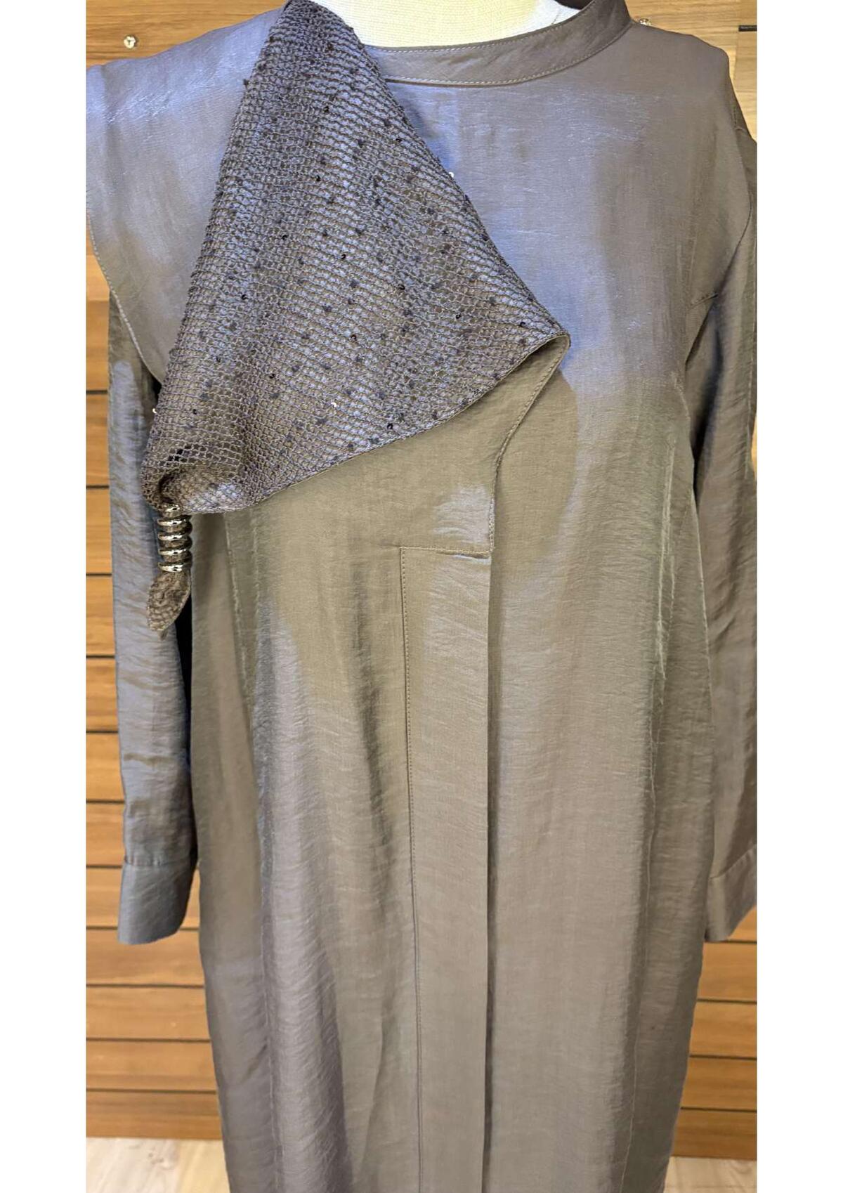 OMUZDAN FULARLI ELBİSE