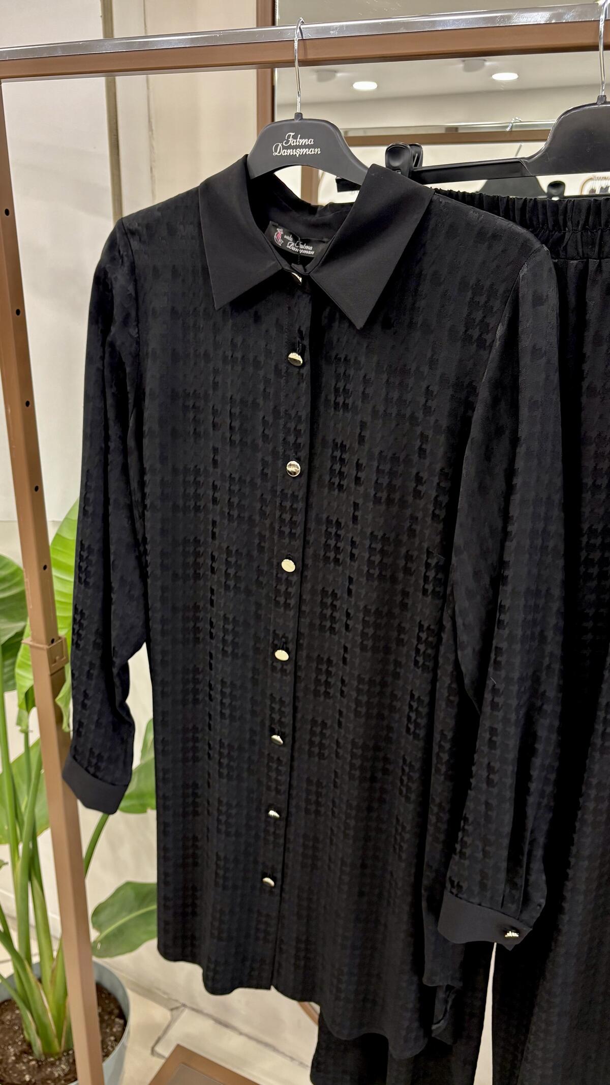 JAKARLI DESENLİ PANTOLONLU TAKIM