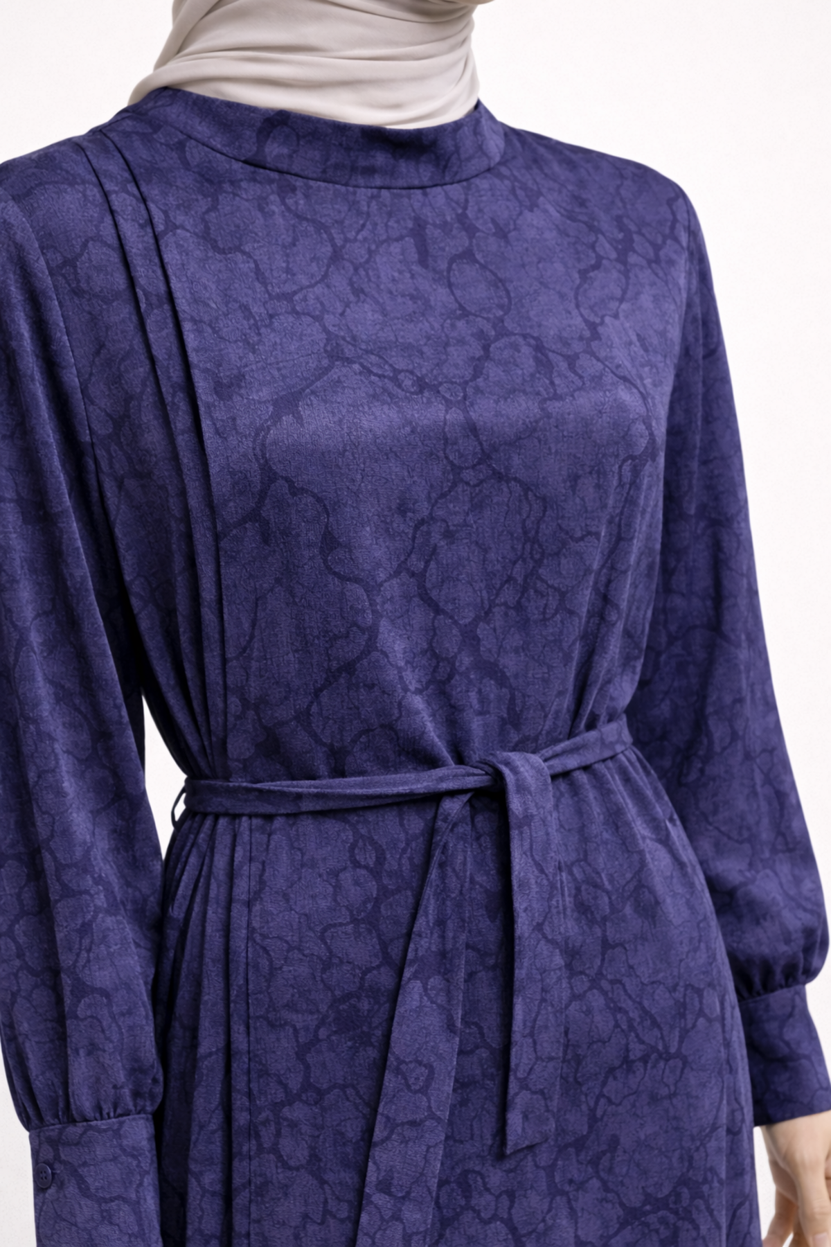 YAN PİLELİ KEMERLİ KUPRA ELBİSE