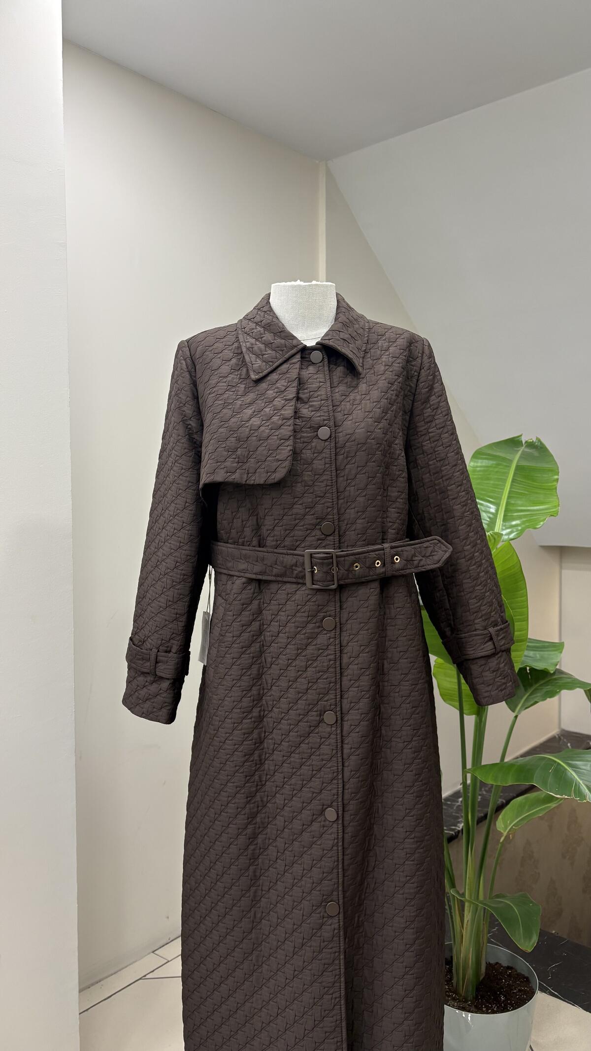 RÜZGARLIK DETAYLI KAPİTONE MONT