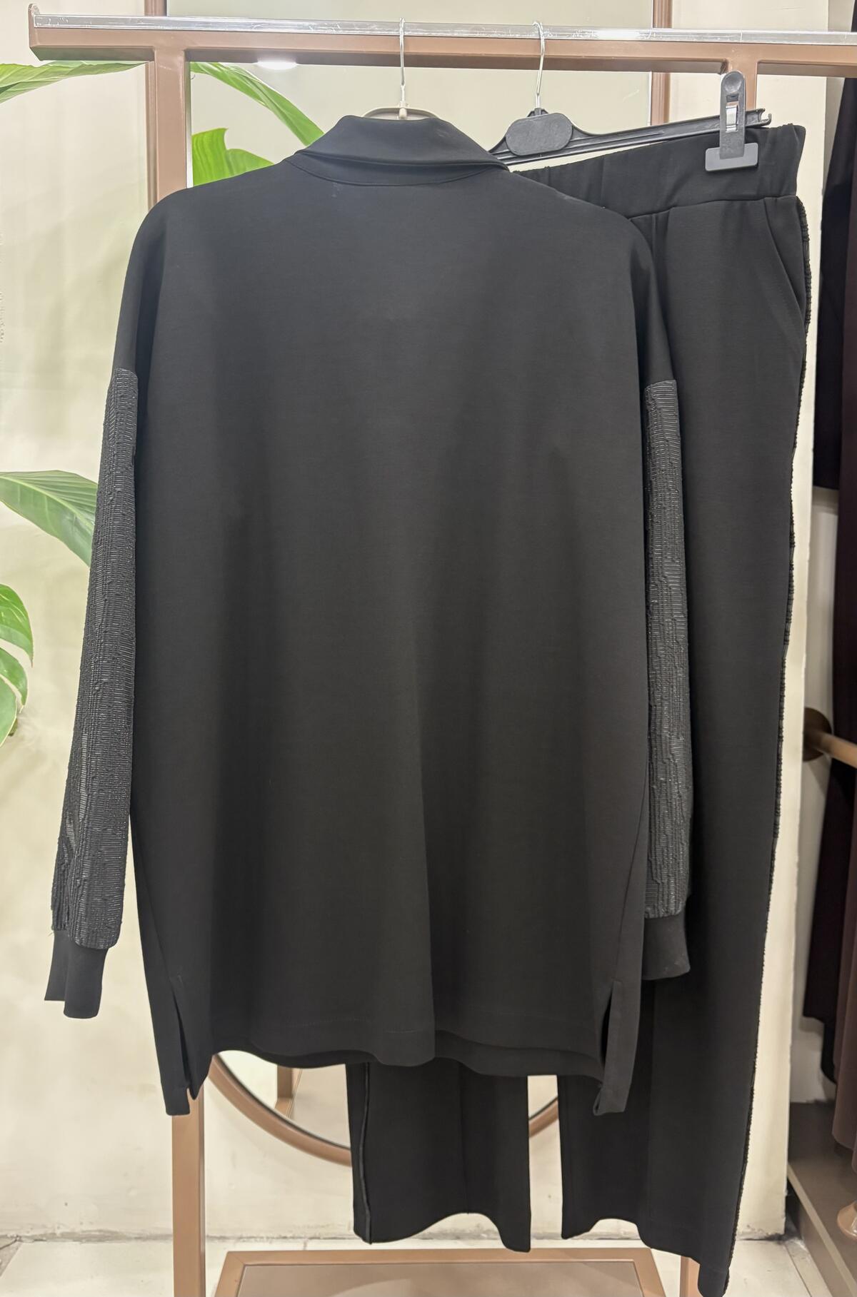 VEREV GARNİLİ KOL DETAYLI TAKIM