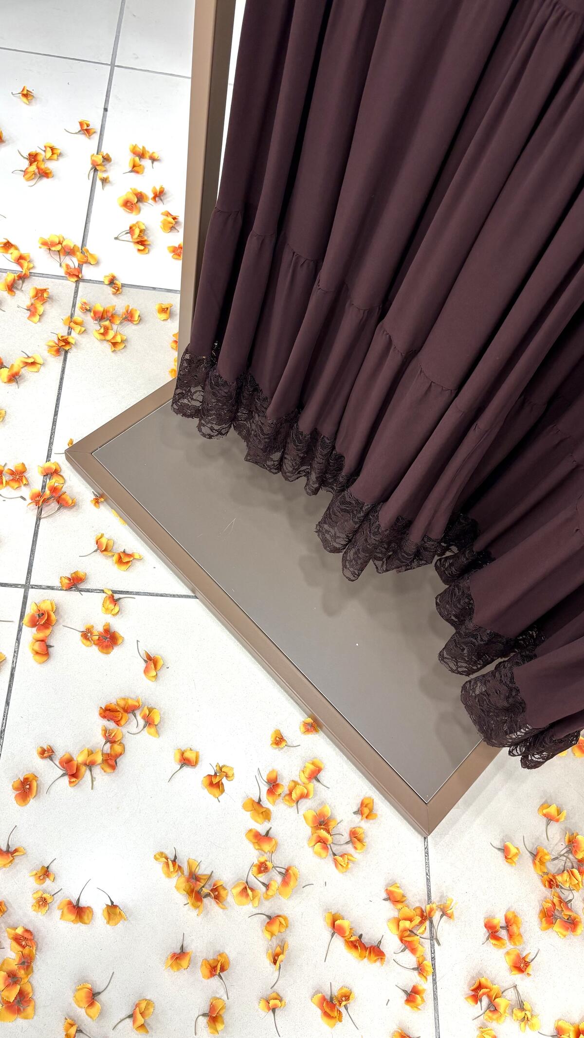 GÜPÜRLÜ DANTELLİ ELBİSE