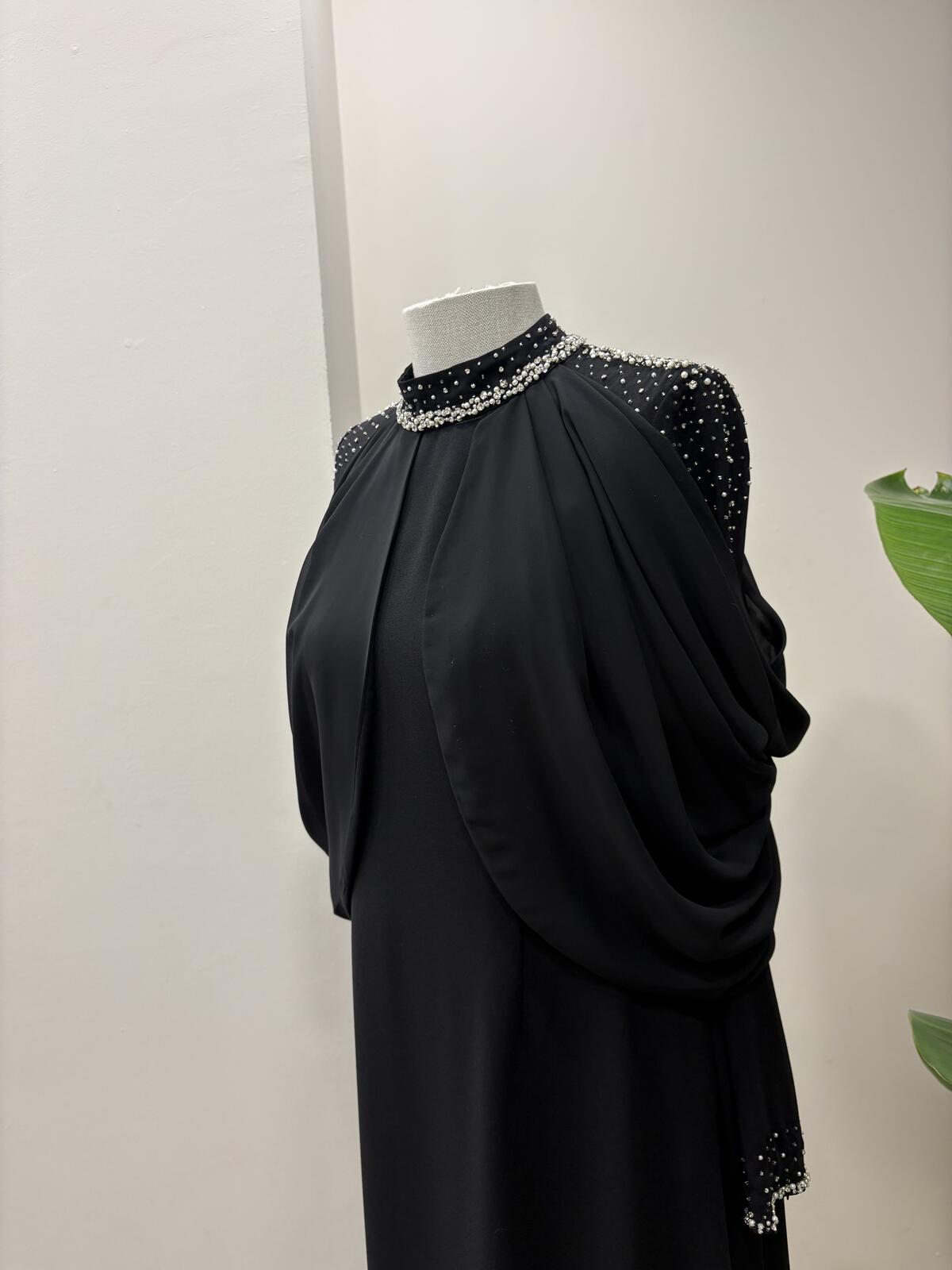 OMUZ DRAPELİ TAŞ İŞLEMELİ ELBİSE