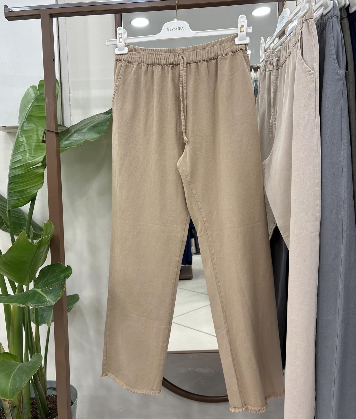 BAĞCIKLI LASTİKLİ PANTOLON