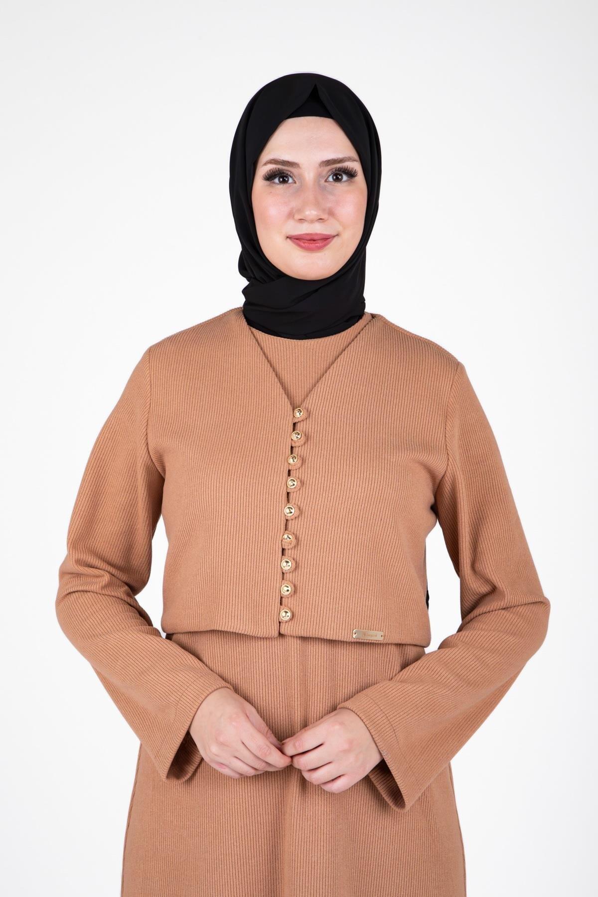 CEKETLİ ELBİSELİ TAKIM