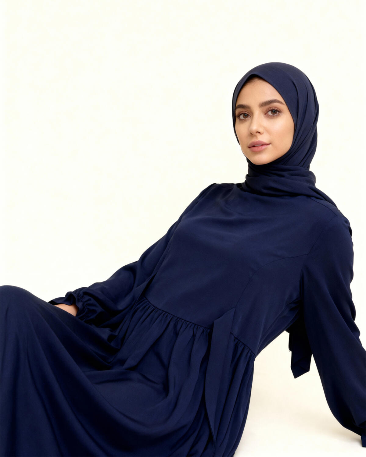 YAN BAĞLAMALI İPEK ELBİSE