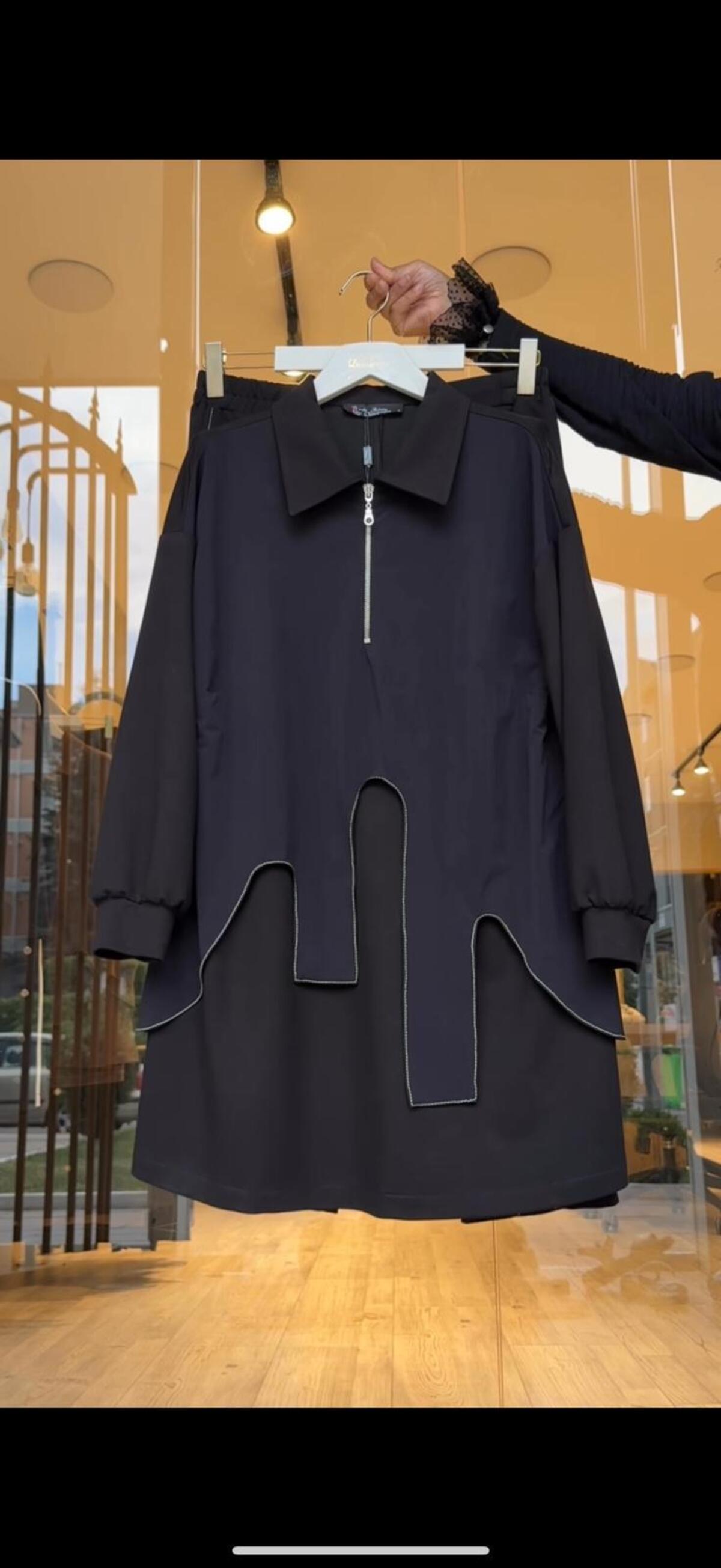 GEOMETRİK KESİMLİ PANTOLONLU TAKIM