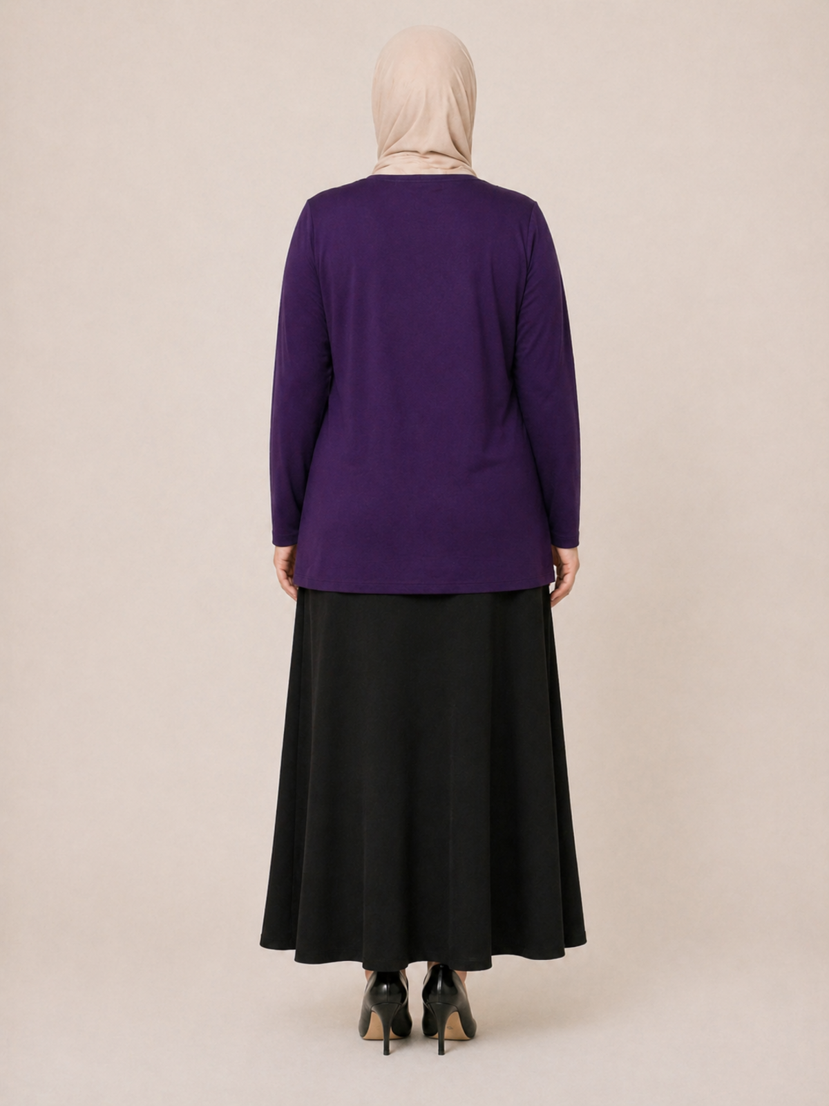 TAŞ VE NAKIŞ İŞLEMELİ BLUZ