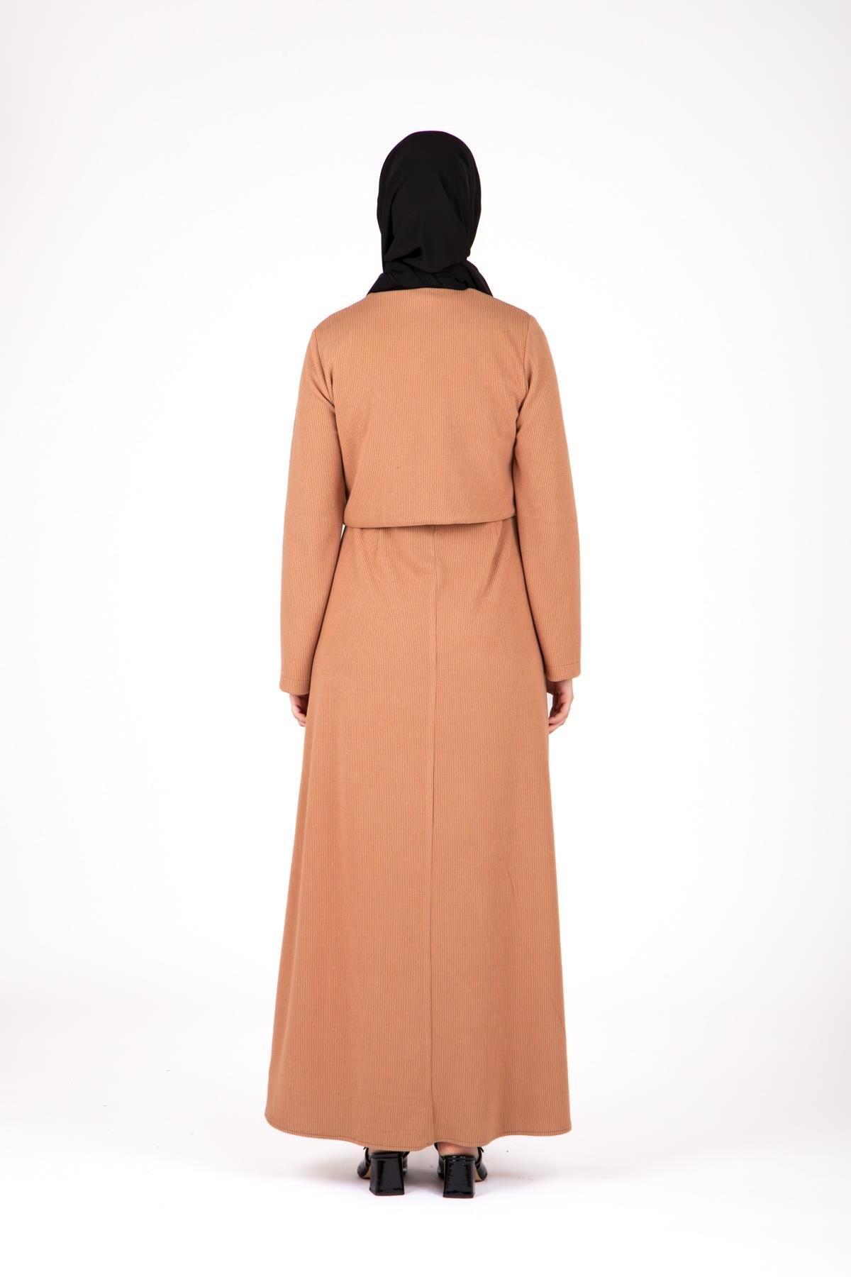 CEKETLİ ELBİSELİ TAKIM